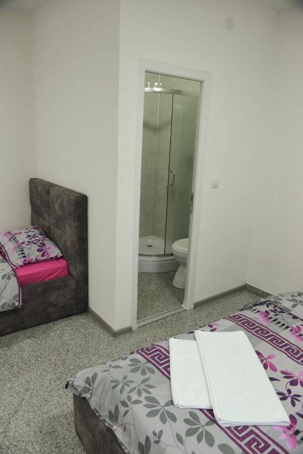 Binta Hostel Vranje Eksteriør bilde