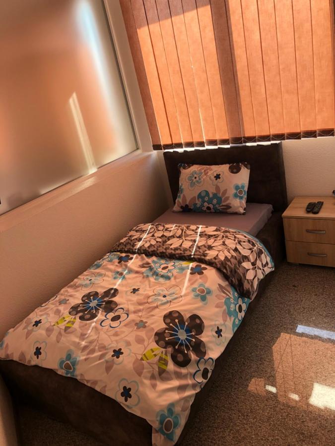 Binta Hostel Vranje Eksteriør bilde