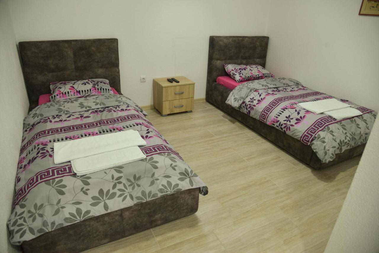 Binta Hostel Vranje Eksteriør bilde