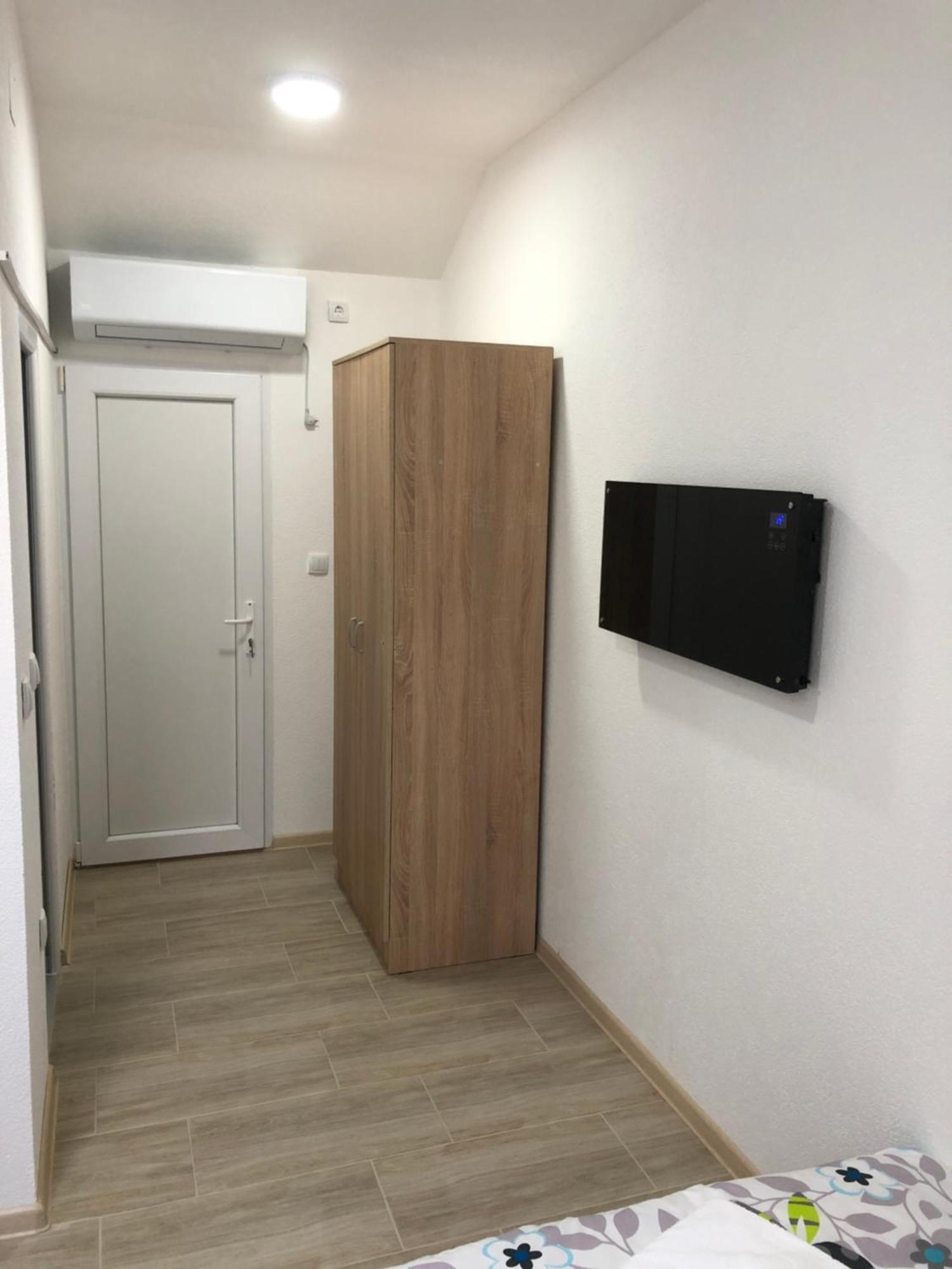 Binta Hostel Vranje Eksteriør bilde